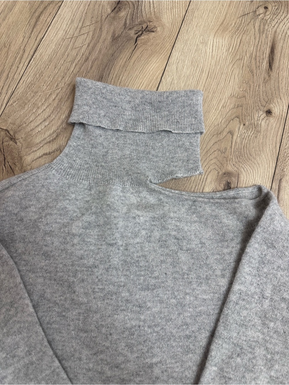 Cashmere Charter Club Gray Turtleneck Sweater - Lightweight Cozy Knit Size XS - Picture 2 of 6